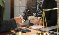 A股缩量收跌:沪指跌近2% 北向资金尾盘抢筹